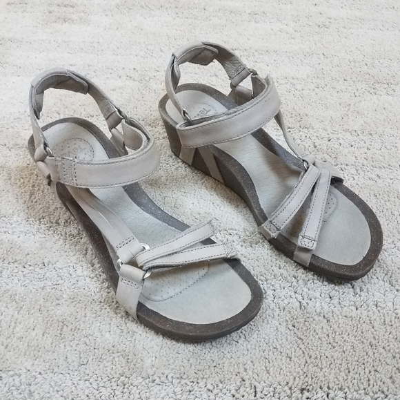 teva comfort sandals
